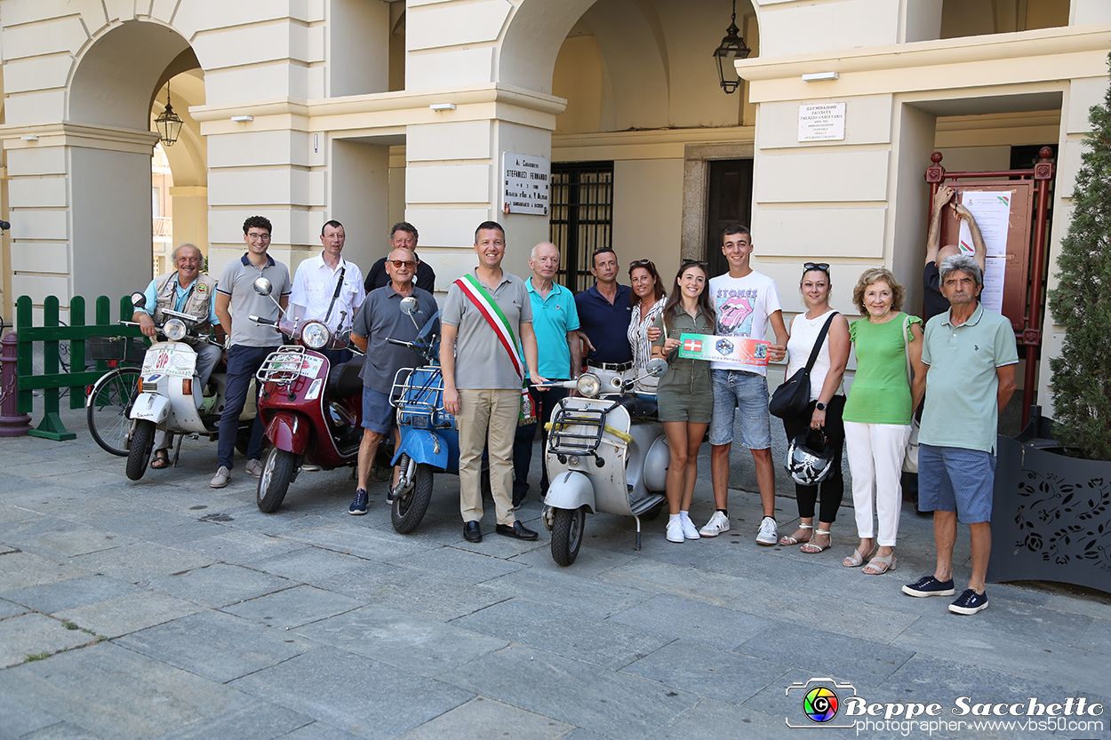 VBS_0672 - Incontro con il Vespista Sandamianese Samuele Iannello.jpg